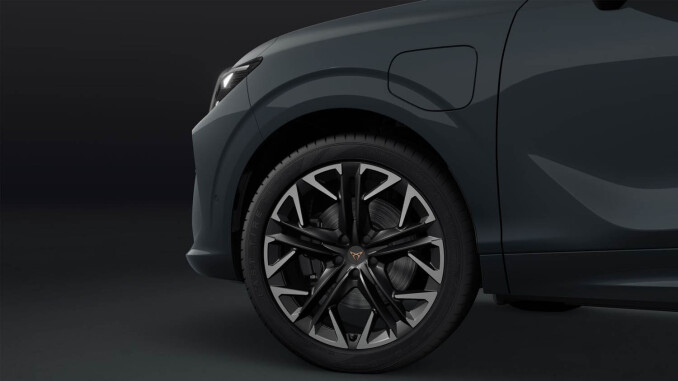 CUPRA Terramar 1.5 eHybrid 272 VZ2 5dr DSG Hatchback - Image 2